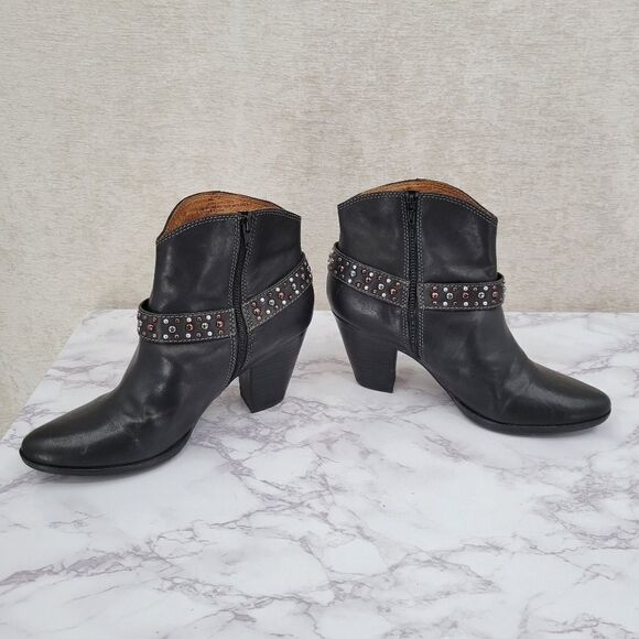 SOFFT Noreen Studded Black Leather Heeled Ankle Bootie 10M - Picture 3 of 14